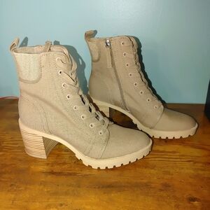 Dolce Vita Stylish Tan Women's Ankle Combat Boots Size 8.5
